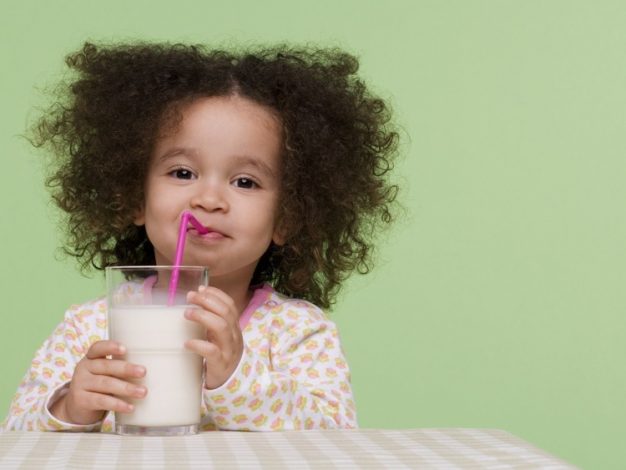 Los niños intolerantes a la lactosa pueden tomar leche de cabra